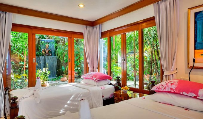 Thailande Location Villa Phuket SHA Plus+ sur la plage de Kata Beach avec piscine privée et Personnel