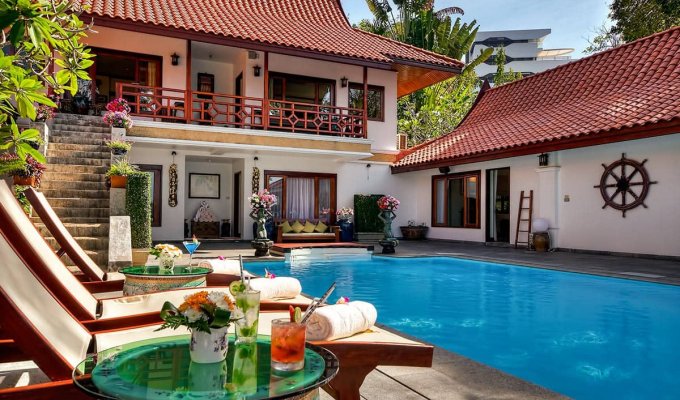 Thailande Location Villa Phuket SHA Plus+ sur la plage de Kata Beach avec piscine privée et Personnel