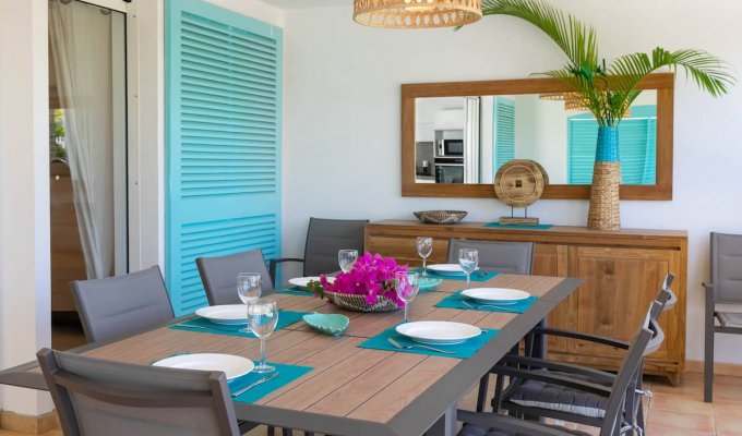 Location Appartement Baie Orientale Saint-Martin sur la plage avec Piscine