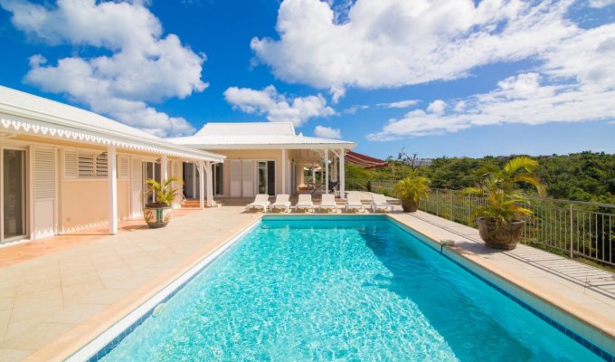 Location Villa Terres Basses Saint-Martin avec piscine privée proche plage Plum Bay Beach