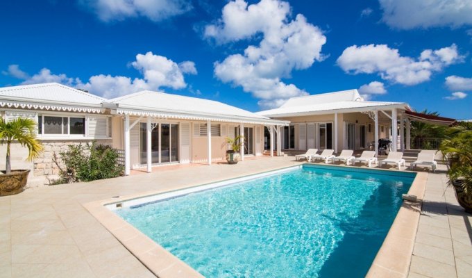 Location Villa Terres Basses Saint-Martin avec piscine privée proche plage Plum Bay Beach