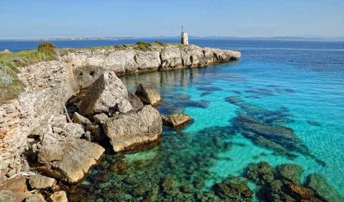 location villa Figari Corse avec piscine