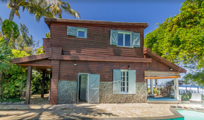 Location Villa Saint Gilles les Bains Pied dans L'eau avec Piscine