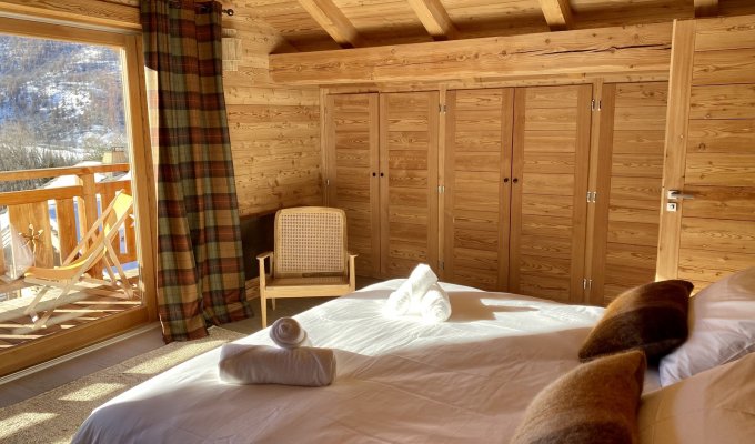 Location Chalet Luxe Serre Chevalier sauna jacuzzi et services de conciergerie Alpes du Sud