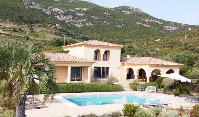 villa luxe  avec piscine Calvi Corse