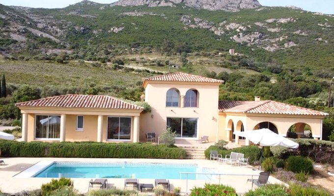 villa luxe  avec piscine Calvi Corse