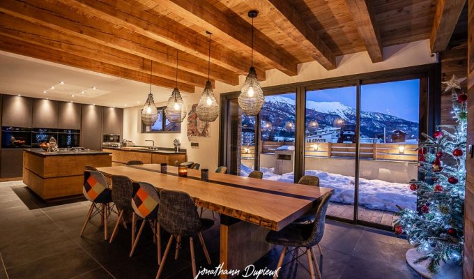 Location Chalet Luxe Serre Chevalier proche des pistes avec spa, sauna, hammam et service de conciergerie