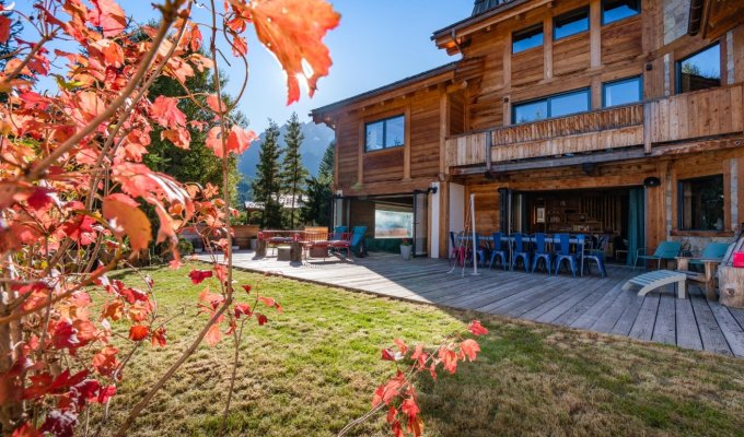 Location Chalet Luxe Serre Chevalier proche des pistes avec piscine chauffée sauna et services de conciergerie