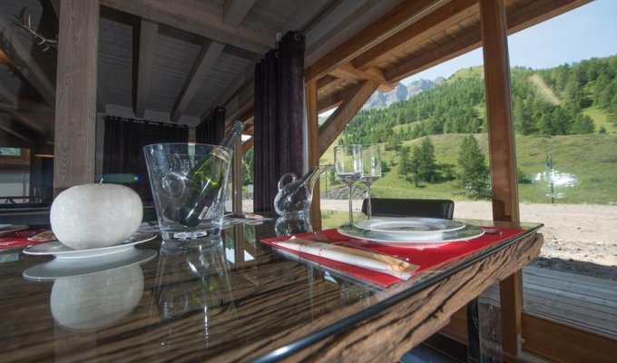 Location Chalet Luxe Vars  proche des pistes avec piscine chauffée