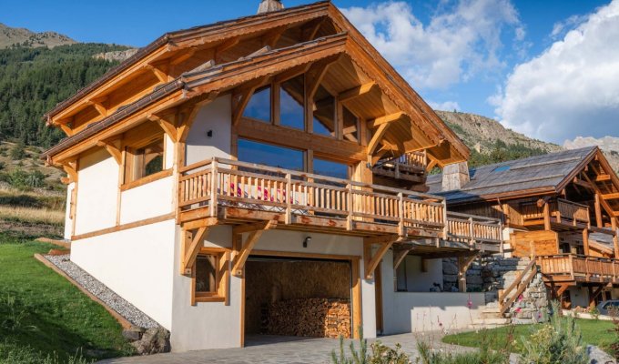 Location Chalet Luxe Serre Chevalier pied des pistes avec service de conciergerie