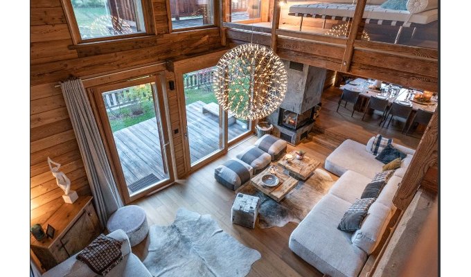 Location Chalet Luxe Serre Chevalier proche des pistes avec piscine intérieure  sauna et services de conciergerie