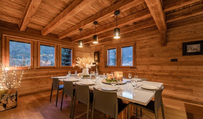 Location Chalet Luxe Serre Chevalier proche des pistes avec piscine intérieure  sauna et services de conciergerie