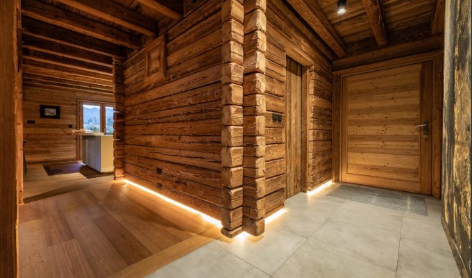 Location Chalet Luxe Serre Chevalier proche des pistes avec piscine intérieure  sauna et services de conciergerie