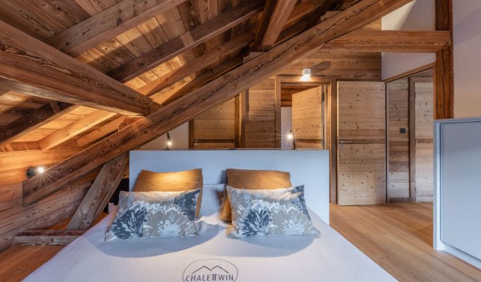 Location Chalet Luxe Serre Chevalier proche des pistes avec piscine intérieure  sauna et services de conciergerie