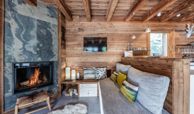 Location Chalet Luxe Serre Chevalier proche des pistes avec piscine intérieure  sauna et services de conciergerie