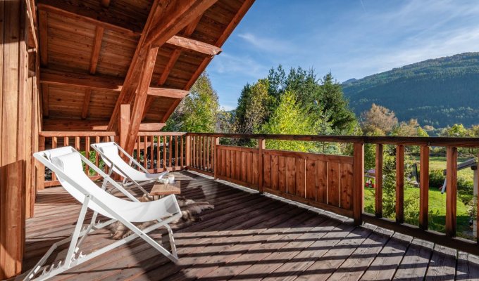 Location Chalet Luxe Serre Chevalier proche des pistes avec piscine intérieure  sauna et services de conciergerie