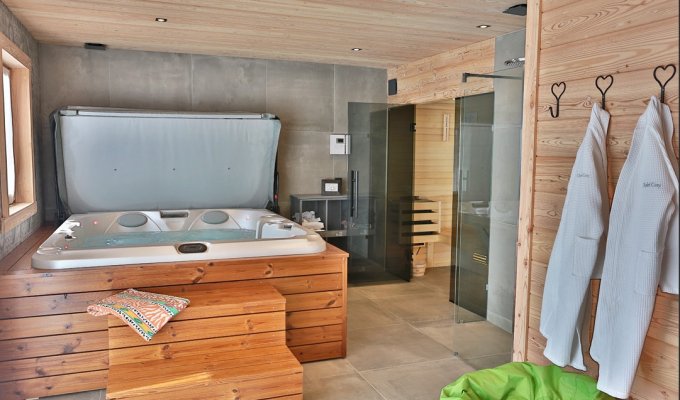 Location Chalet Luxe Serre Chevalier proche des pistes avec spa  sauna et services de conciergerie