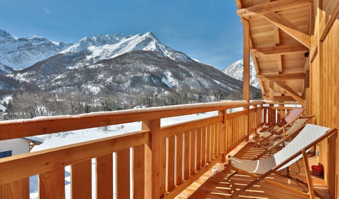 Location Chalet Luxe Serre Chevalier proche des pistes avec spa  sauna et services de conciergerie