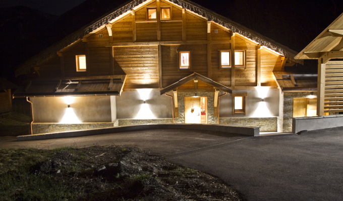 Location Chalet Luxe Serre Chevalier proche des pistes avec spa et service de conciergerie