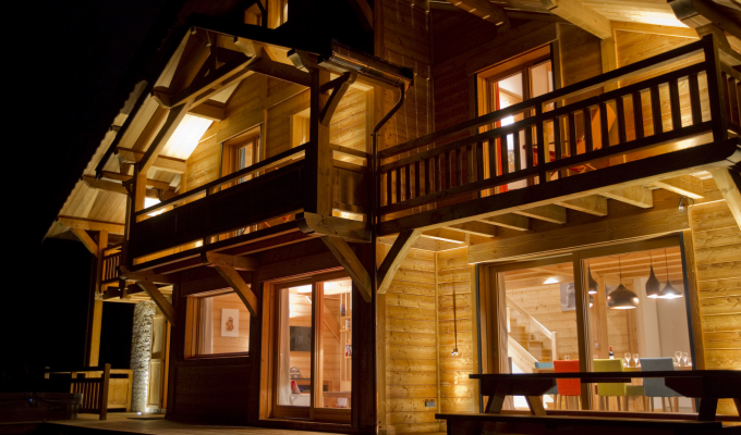 Location Chalet Luxe Serre Chevalier proche des pistes avec spa et service de conciergerie