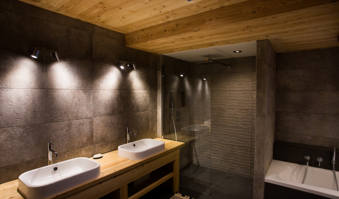 Location Chalet Luxe Serre Chevalier proche des pistes avec bain nordique et service de conciergerie