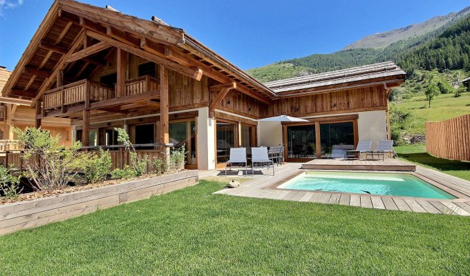 Location Chalet de Luxe proche pistes Alpes du Sud avec piscine chauffée spa et sauna