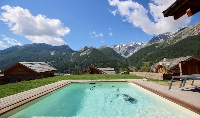 Location Chalet de Luxe proche pistes Alpes du Sud avec piscine chauffée spa et sauna