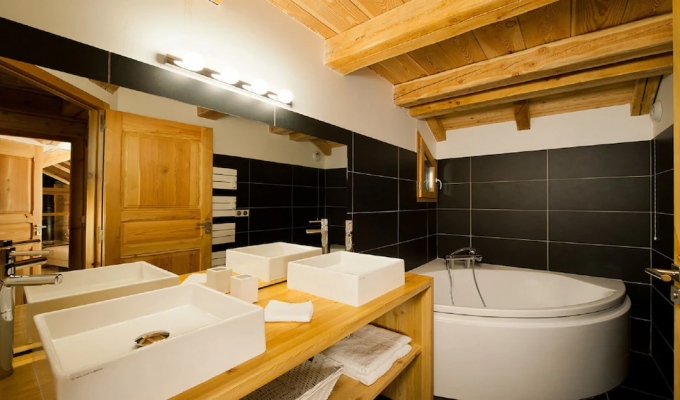 Location Chalet Luxe Serre Chevalier proche des pistes sauna et services de conciergerie