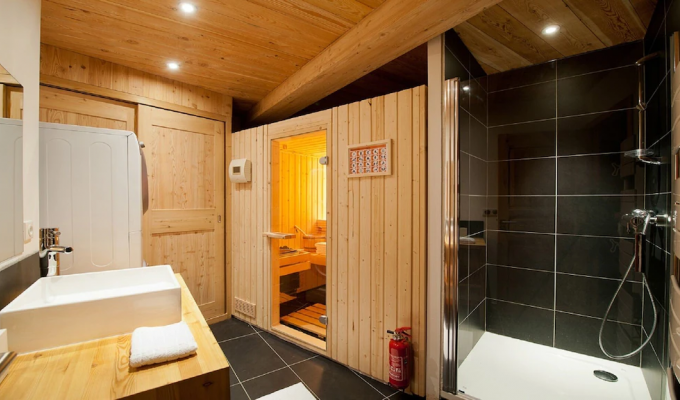 Location Chalet Luxe Serre Chevalier proche des pistes sauna et services de conciergerie