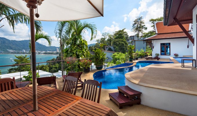 Location villa Phuket à Patong avec piscine privée, personnel et vue mer imprenable