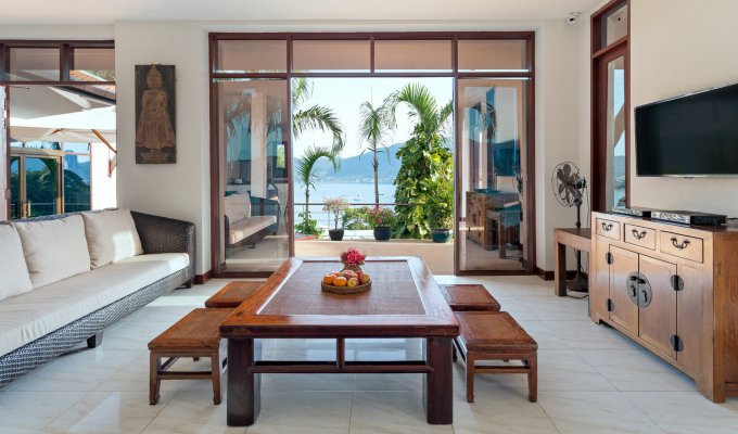 Location villa Phuket à Patong avec piscine privée, personnel et vue mer imprenable