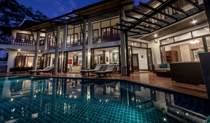 Location villa Phuket à Patong avec piscine privée, personnel et vue mer imprenable