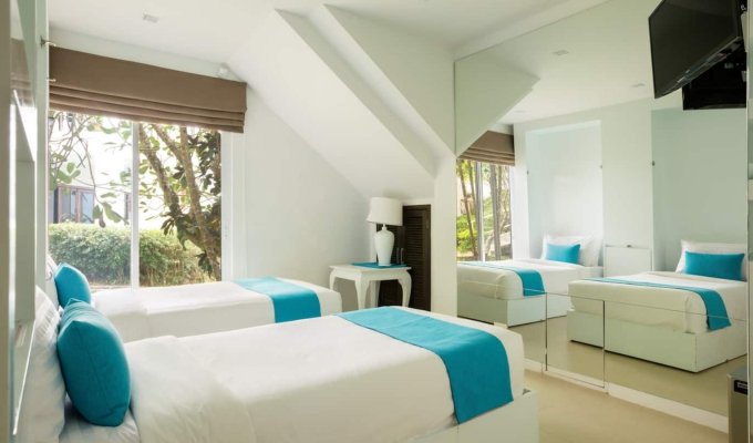 Villa 4 chambres  Phuket avec piscine privée, pieds dans l’eau avec accès direct à la plage à Cape Panwa