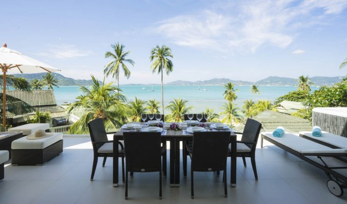 Villa 4 chambres  Phuket avec piscine privée, pieds dans l’eau avec accès direct à la plage à Cape Panwa