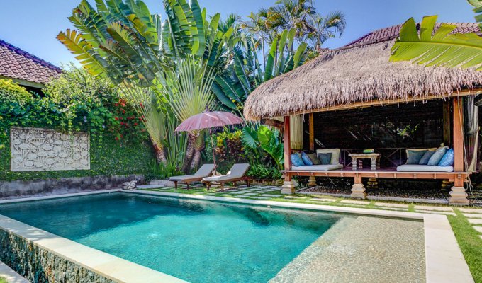 Location villa Bali avec personnel et piscine privée à Seminyak à 10 min de la plage