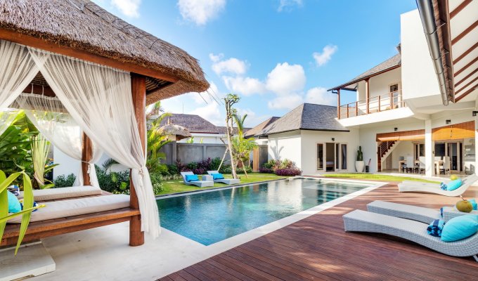 Location villa Bali avec personnel et piscine privée à 10 min de la plage à Seminyak