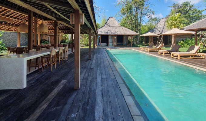 Location villa Bali avec personnel et piscine privée à Uluwatu à quelques minutes de la plage