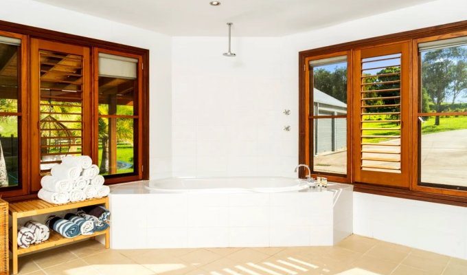 Location villa Byron Bay Myocum 5 chambres avec piscine privée et barbecue, vue sur les collines 