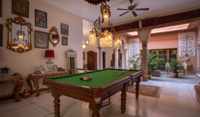 Location villa de luxe Jaipur Rajasthan style résidence royale avec piscine privée, personnel, ménage et petit-déjeuner 