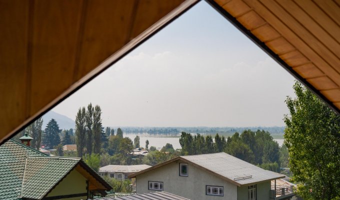 Location maison de luxe montagnes du Cachemire à Nishat Lane dans le Srinagar proche des lacs avec vue et petit-déjeuner