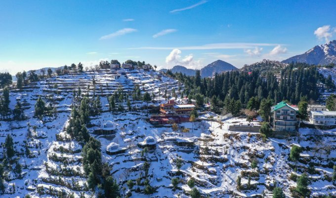 Location maison de vacances Himalayas à Kanatal avec vue, ménage et petit-déjeuner 