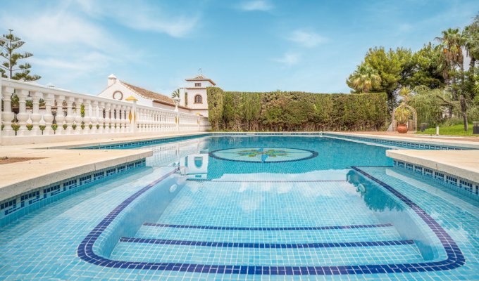 Grande piscine privée