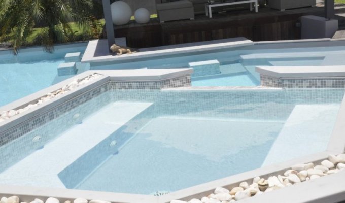 Location villa de vacances luxueuse à St-François en Guadeloupe avec piscine privée 