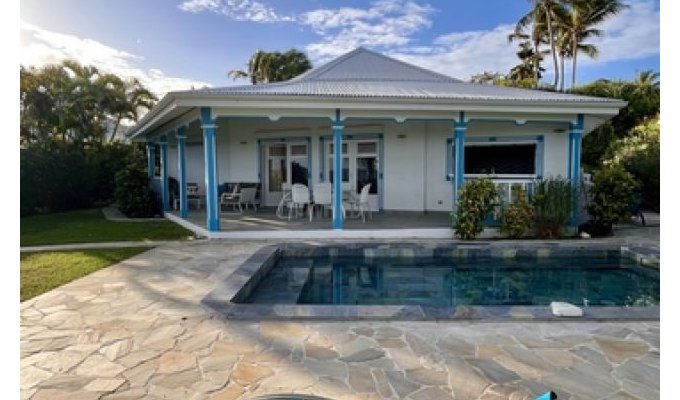 Location villa créole à St-François en Guadeloupe avec superbe vue sur mer 