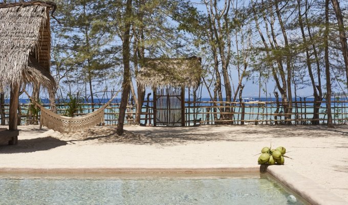 Indonésie Location Vacances Villa Iles Gili avec piscine privée et personnel inclus au bord de la mer 