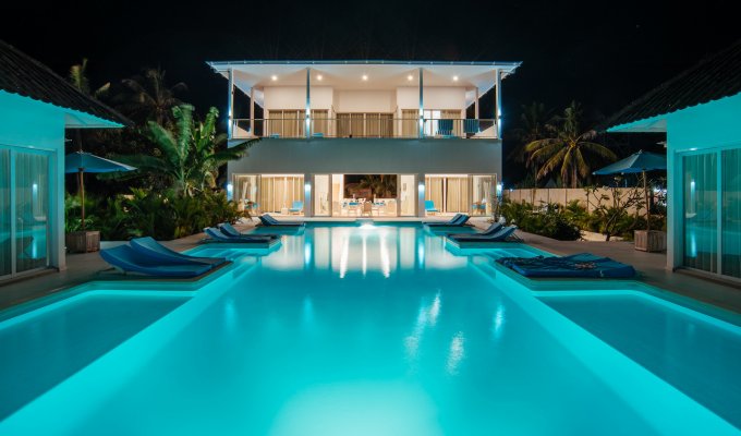 Indonésie Location Vacances Villa Iles Gili avec piscine privée et personnel inclus au bord de la mer 