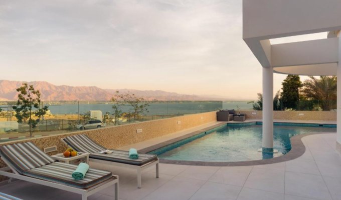 Location villa de luxe Israel avec piscine et cinéma privée et vue sur mer 