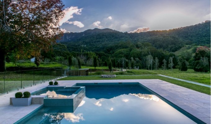 Location villa de luxe Gold Coast Australie avec piscine privée et vue sur la montage 