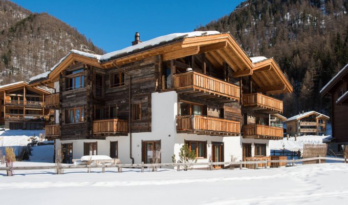 Location appartement de luxe à Zermatt avec piscine