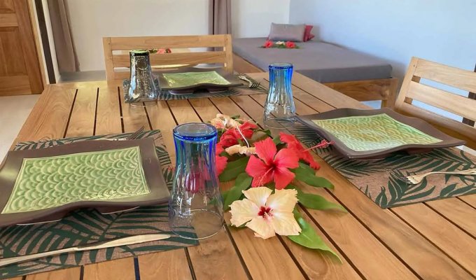 Location villa Bora Bora plage Matira  A 10 m du lagon